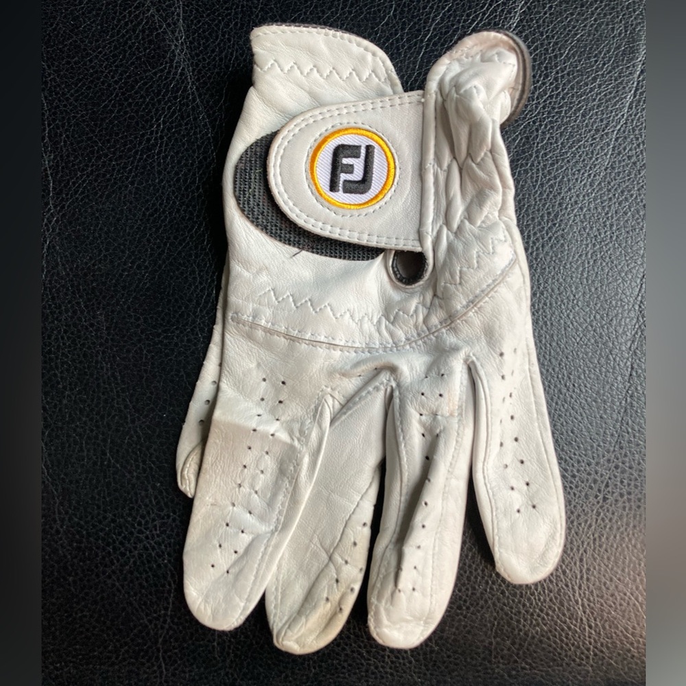 FootJoy StaSof Performance Leather Left Hand Golf Glove - Picture 2 of 10
